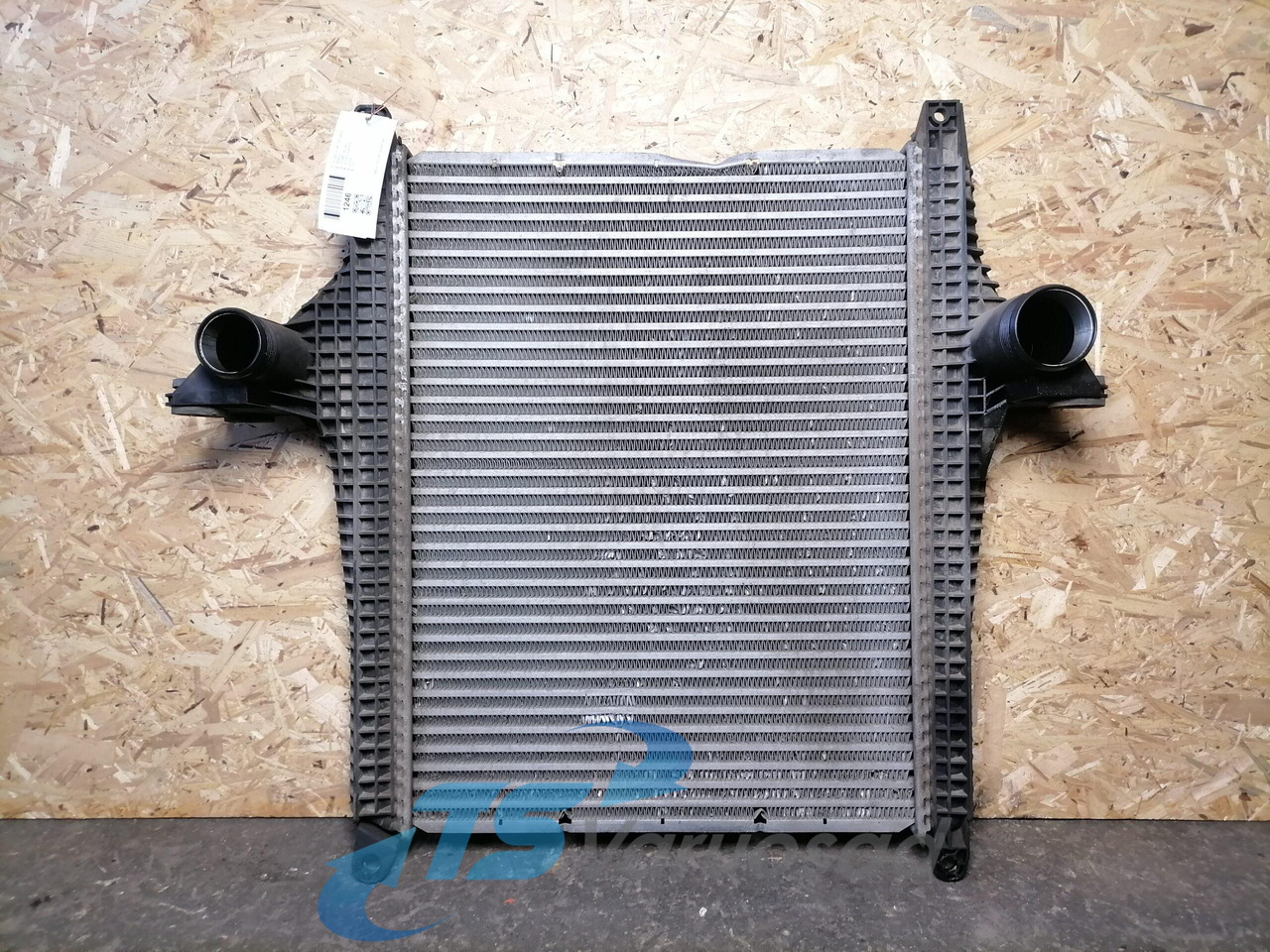 MAN Intercooler radiator 81061006556 - Intercooler for Truck: picture 1 MAN Intercooler radiator 81061006556 - Intercooler for Truck: picture 1
