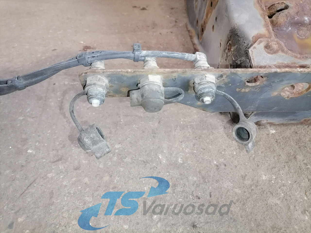 Mercedes-Benz Battery box A9415400916 - Battery for Truck: picture 3 Mercedes-Benz Battery box A9415400916 - Battery for Truck: picture 3