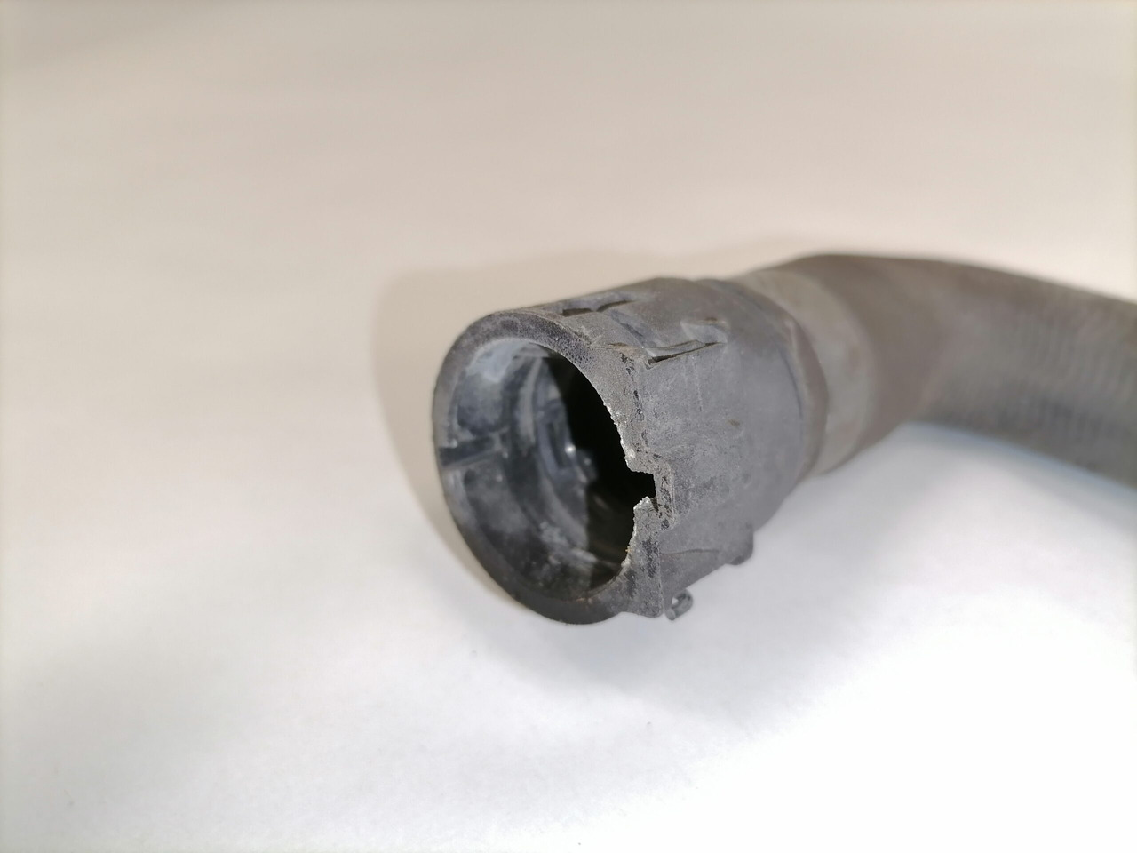 Mercedes-Benz Coolant pipe A9615002772 - Cooling system for Truck: picture 3 Mercedes-Benz Coolant pipe A9615002772 - Cooling system for Truck: picture 3