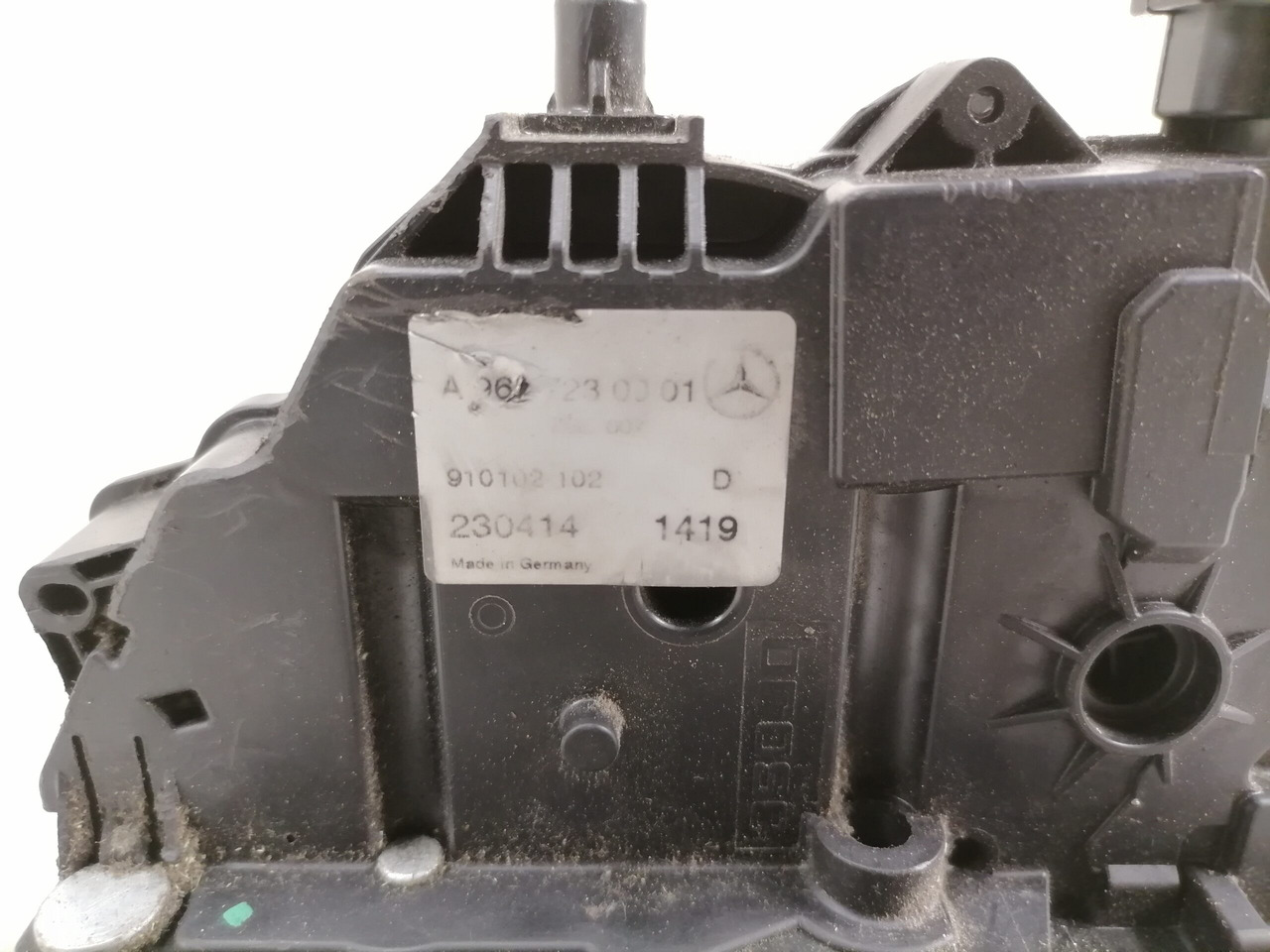 Mercedes-Benz Door lock A9607230001 - Door and parts for Truck: picture 3 Mercedes-Benz Door lock A9607230001 - Door and parts for Truck: picture 3