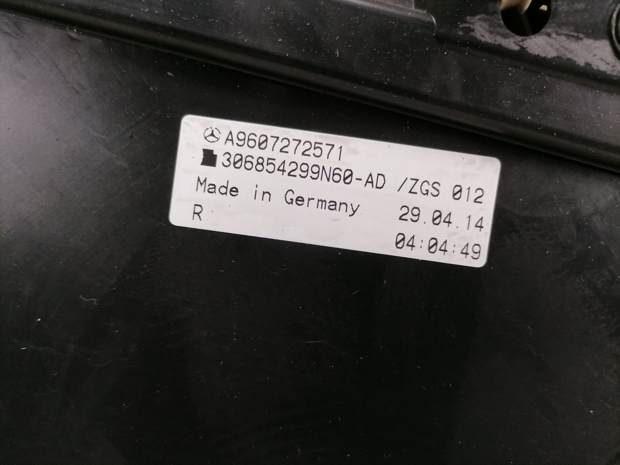 Mercedes-Benz Door trim panel A9607272571 - Door and parts for Truck: picture 3 Mercedes-Benz Door trim panel A9607272571 - Door and parts for Truck: picture 3