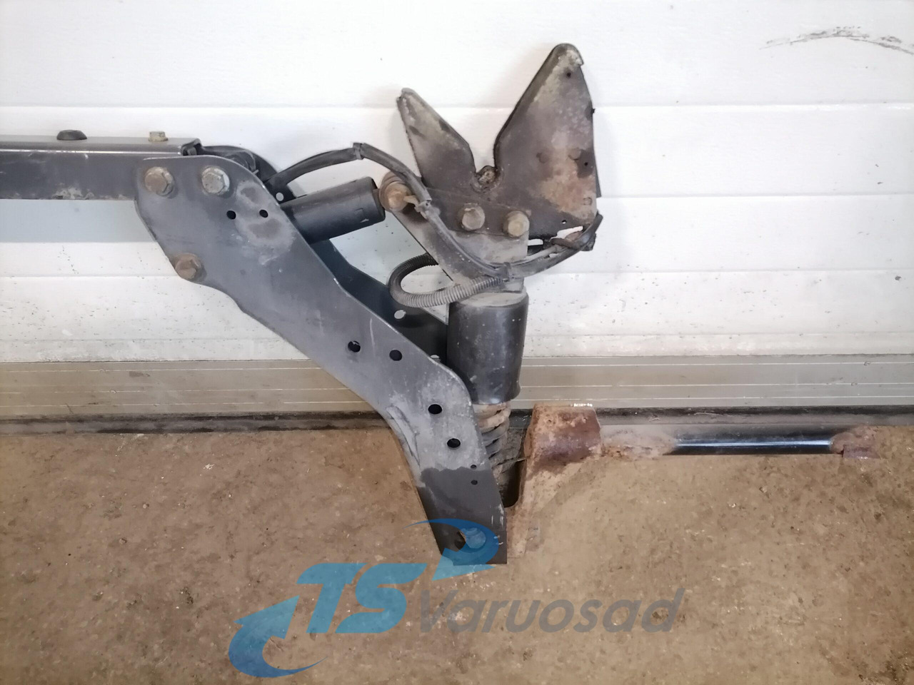 Mercedes-Benz Kabiini kandur, tagumine A9303103358 - Cab suspension for Truck: picture 5 Mercedes-Benz Kabiini kandur, tagumine A9303103358 - Cab suspension for Truck: picture 5