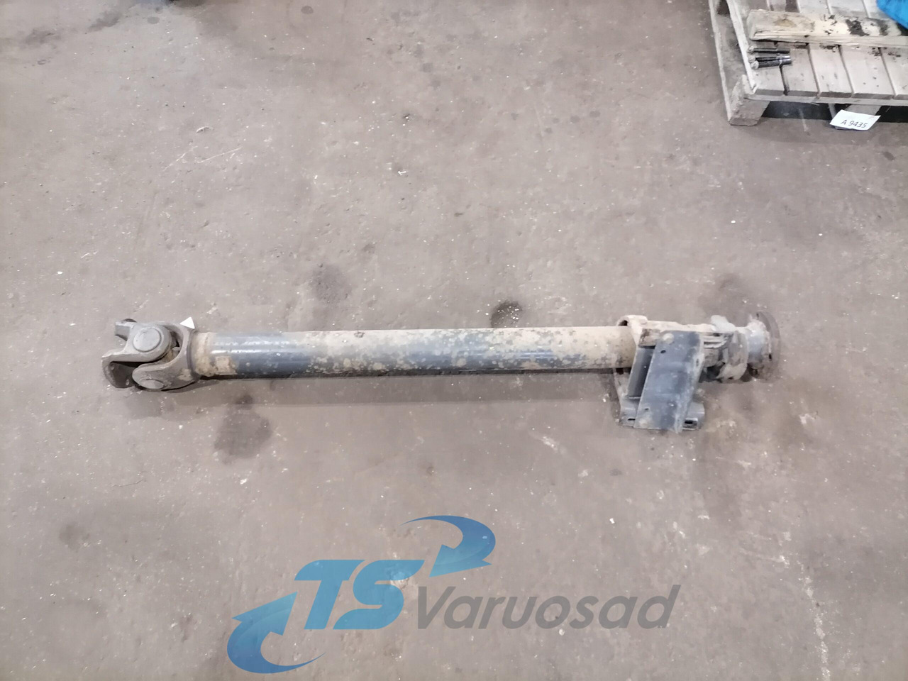 Mercedes-Benz Propeller shaft A6574101504 - Propeller shaft for Truck: picture 1 Mercedes-Benz Propeller shaft A6574101504 - Propeller shaft for Truck: picture 1