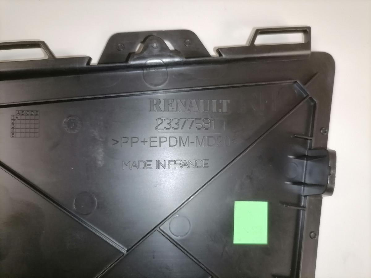 Renault Plastikdetail 7423377591 - Aerodynamics/ Spoiler for Truck: picture 4 Renault Plastikdetail 7423377591 - Aerodynamics/ Spoiler for Truck: picture 4