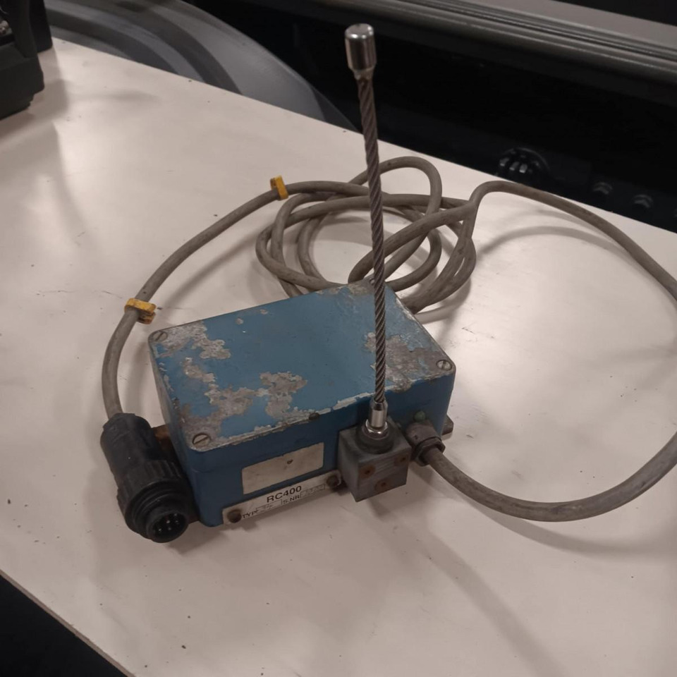 SCANRECO SCANRECO RC400 remote + receiver RC400 - Hydraulics for Truck: picture 2 SCANRECO SCANRECO RC400 remote + receiver RC400 - Hydraulics for Truck: picture 2