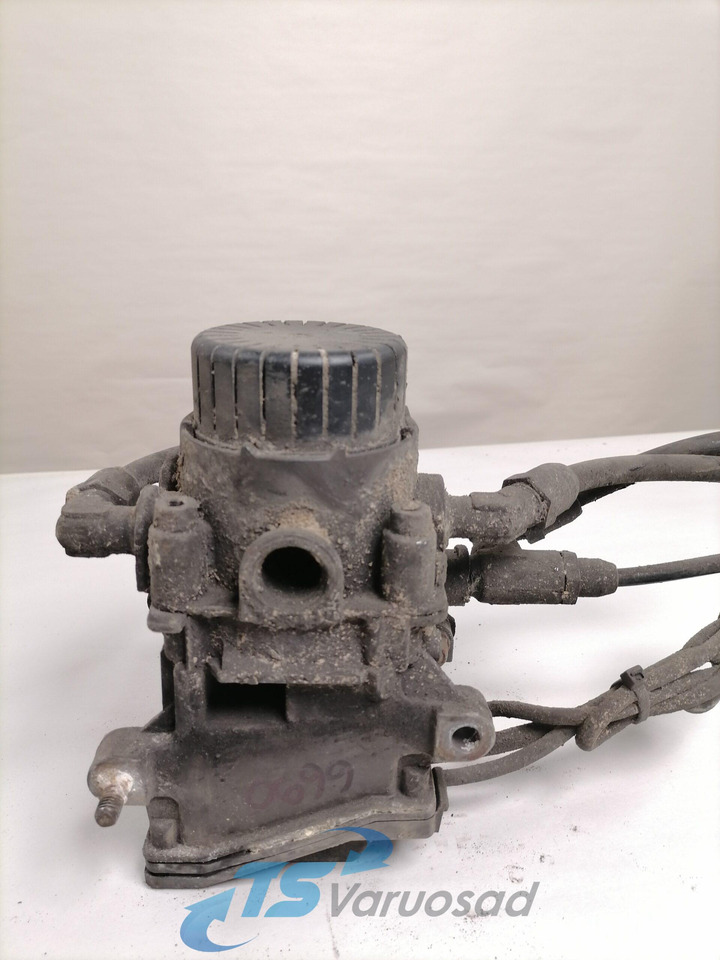 Scania EBS brake valve 1499799 - Brake valve for Truck: picture 1 Scania EBS brake valve 1499799 - Brake valve for Truck: picture 1