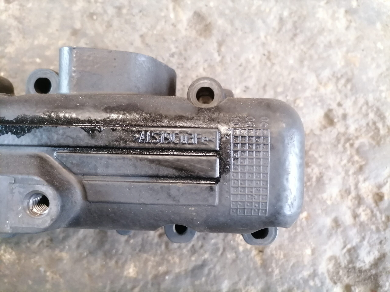 Scania Intake mainfold 1893329 - Intake manifold for Truck: picture 4 Scania Intake mainfold 1893329 - Intake manifold for Truck: picture 4