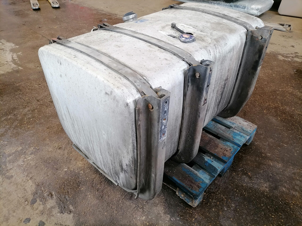 Scania Kütusepaak 500L 1517307 - Fuel tank for Truck: picture 2 Scania Kütusepaak 500L 1517307 - Fuel tank for Truck: picture 2