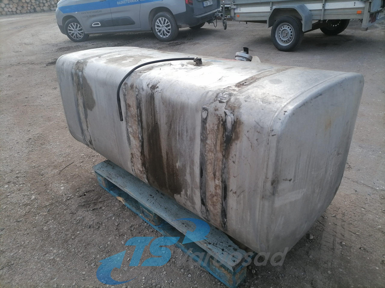 Scania Kütusepaak 700L 1517309 - Fuel tank for Truck: picture 2 Scania Kütusepaak 700L 1517309 - Fuel tank for Truck: picture 2