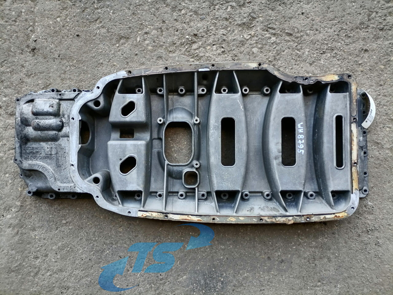 Scania Ladder frame 1762258 - Oil pan for Truck: picture 2 Scania Ladder frame 1762258 - Oil pan for Truck: picture 2
