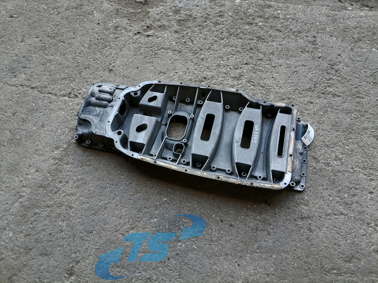 Scania Ladder frame 1762258 - Oil pan for Truck: picture 1 Scania Ladder frame 1762258 - Oil pan for Truck: picture 1
