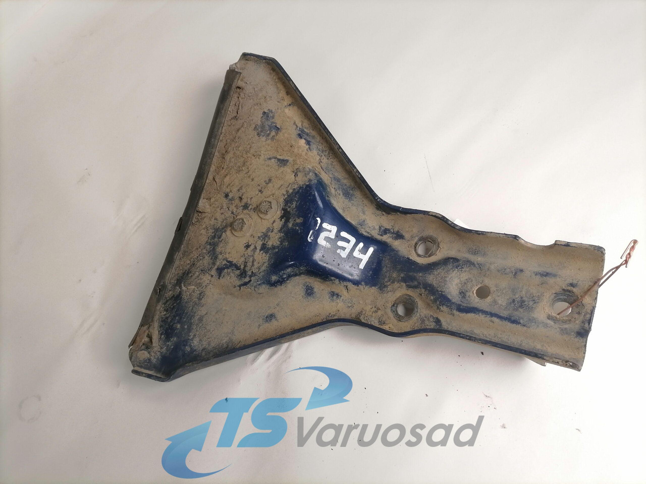 Scania Mudguard bracket 1377439 - Universal part for Truck: picture 2 Scania Mudguard bracket 1377439 - Universal part for Truck: picture 2
