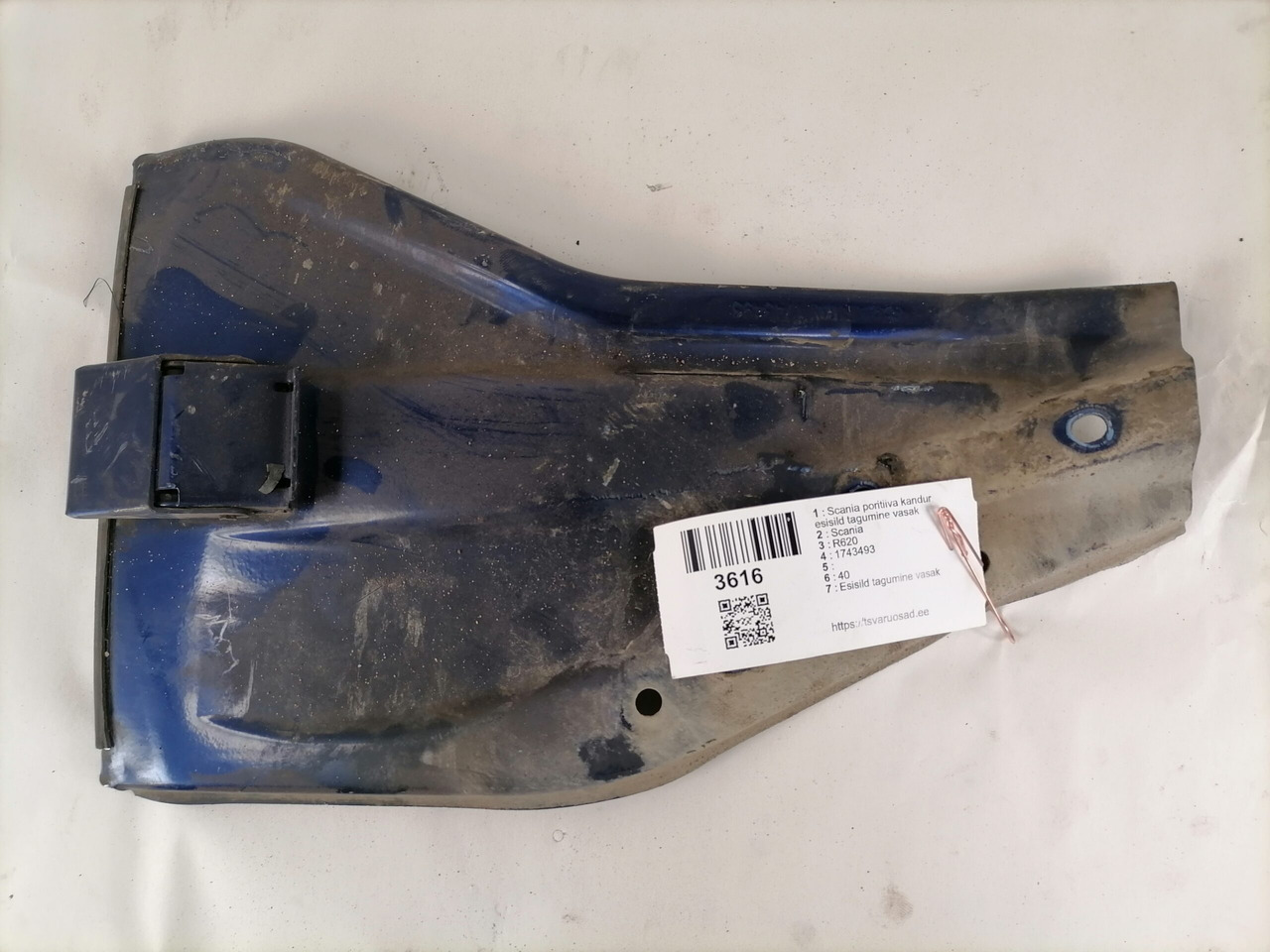 Scania Mudguard bracket 1743493 - Universal part for Truck: picture 1 Scania Mudguard bracket 1743493 - Universal part for Truck: picture 1