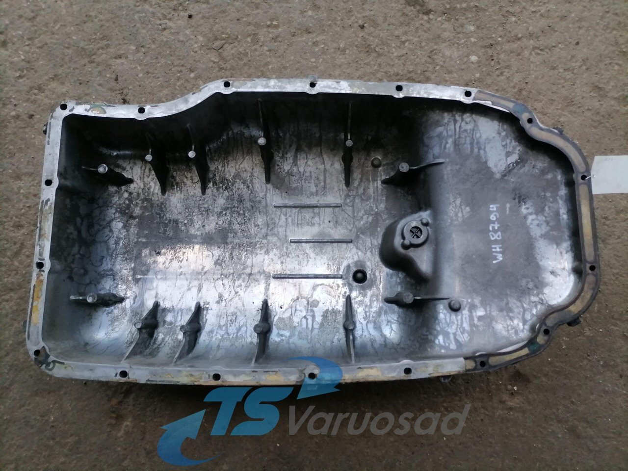 Scania Oil sump 1762255 - Oil pan for Truck: picture 3 Scania Oil sump 1762255 - Oil pan for Truck: picture 3