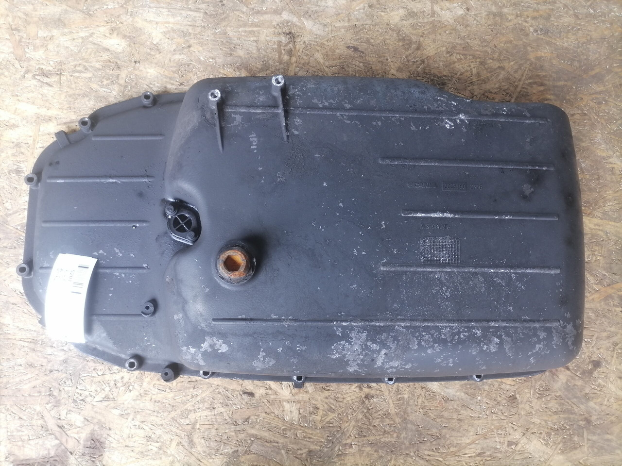 Scania Oil sump 2023780 - Oil pan for Truck: picture 2 Scania Oil sump 2023780 - Oil pan for Truck: picture 2