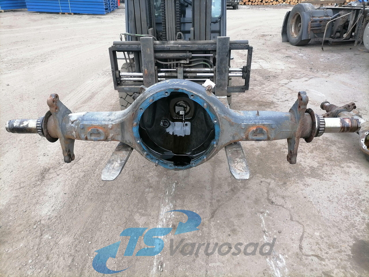 Scania Rear axel housing 2637065 - Axle and parts for Truck: picture 1 Scania Rear axel housing 2637065 - Axle and parts for Truck: picture 1