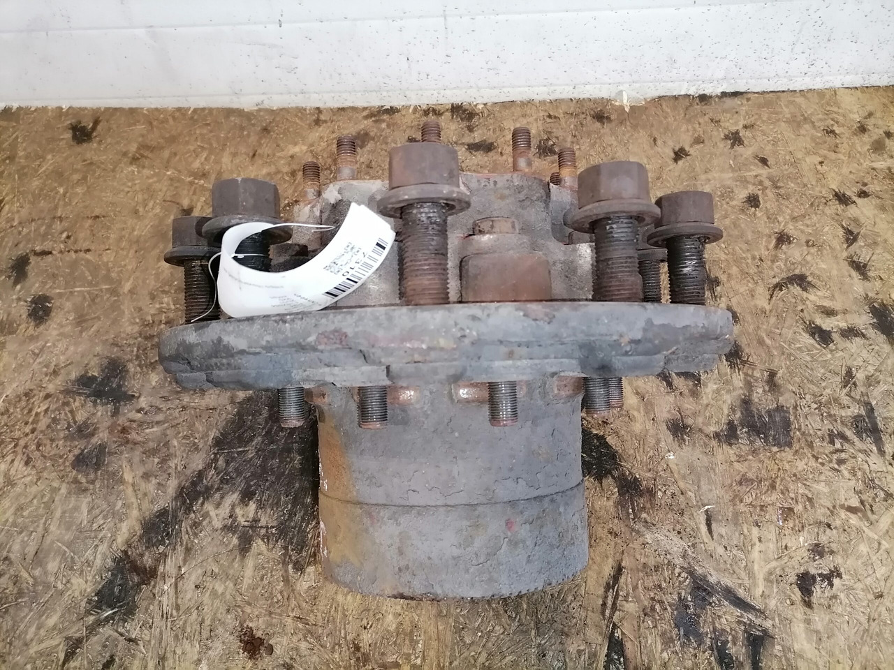 Scania Wheel hub 1382884 - Wheel hub for Truck: picture 3 Scania Wheel hub 1382884 - Wheel hub for Truck: picture 3