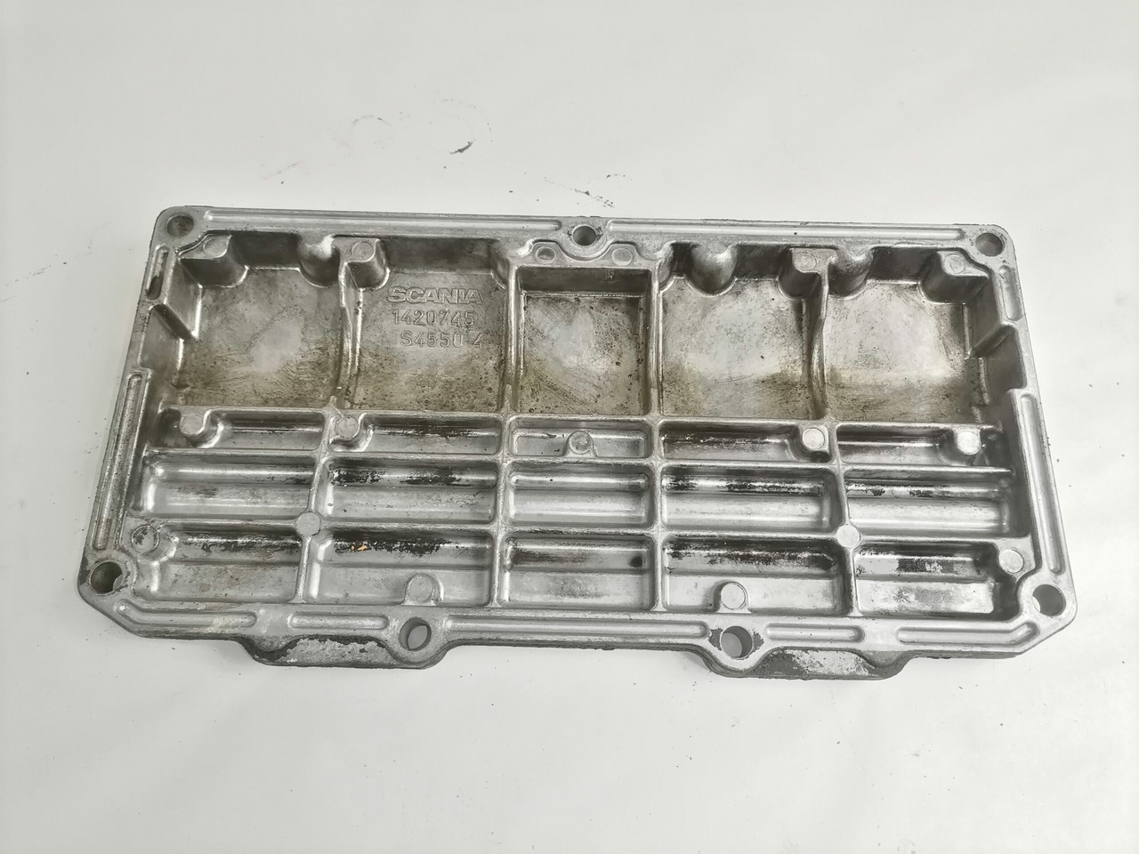 Scania engine side cover 1420745 - Engine and parts for Truck: picture 2 Scania engine side cover 1420745 - Engine and parts for Truck: picture 2