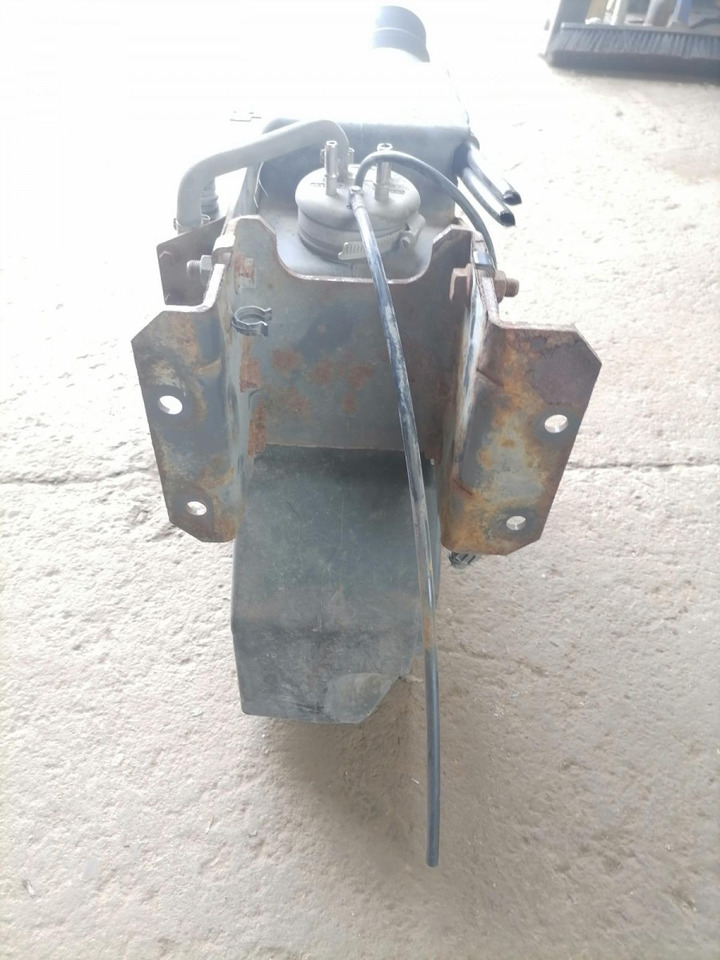 Volvo AD Blue tank 82169327 - Fuel processing/ Fuel delivery for Truck: picture 5 Volvo AD Blue tank 82169327 - Fuel processing/ Fuel delivery for Truck: picture 5