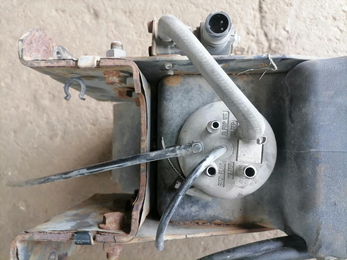 Volvo AD Blue tank 82169327 - Fuel processing/ Fuel delivery for Truck: picture 2 Volvo AD Blue tank 82169327 - Fuel processing/ Fuel delivery for Truck: picture 2