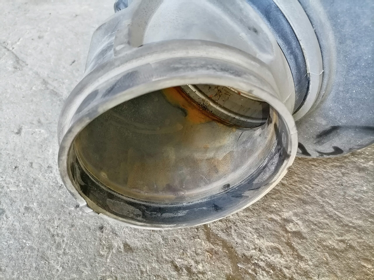 Volvo Air filter housing 20381066 - Air intake system for Truck: picture 4 Volvo Air filter housing 20381066 - Air intake system for Truck: picture 4