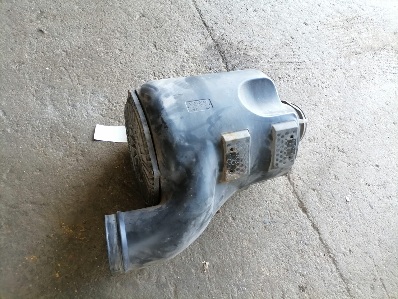 Volvo Air filter housing 20381066 - Air intake system for Truck: picture 2 Volvo Air filter housing 20381066 - Air intake system for Truck: picture 2