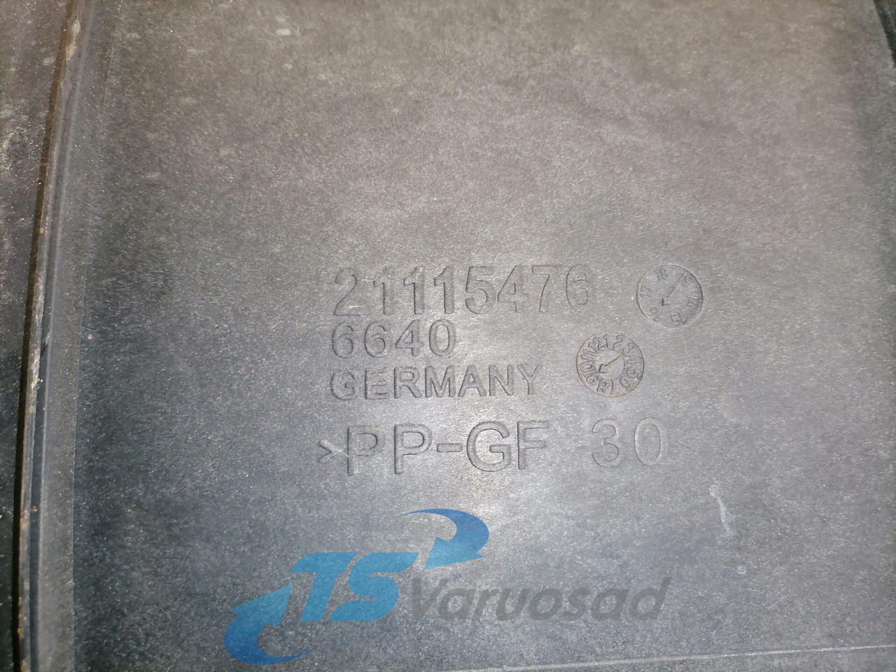 Volvo Air filter housing 21115476 - Air intake system for Truck: picture 4 Volvo Air filter housing 21115476 - Air intake system for Truck: picture 4