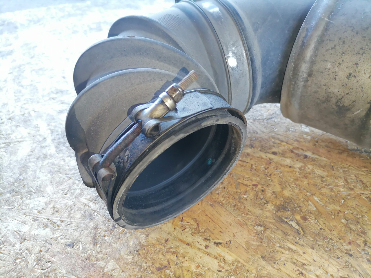 Volvo Air intake 20441423 - Air intake system for Truck: picture 5 Volvo Air intake 20441423 - Air intake system for Truck: picture 5