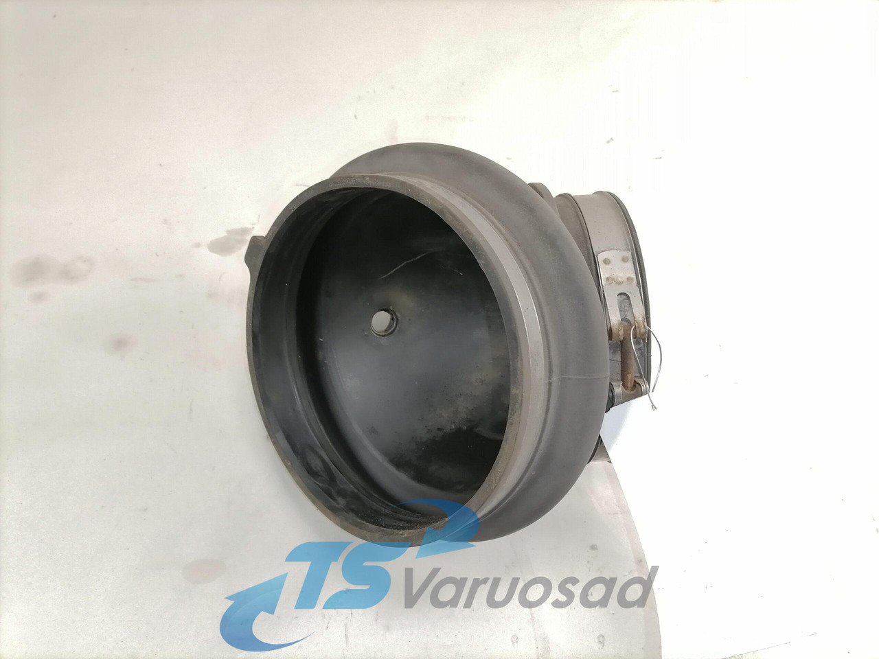 Volvo Air intake 21115482 - Air intake system for Truck: picture 2 Volvo Air intake 21115482 - Air intake system for Truck: picture 2