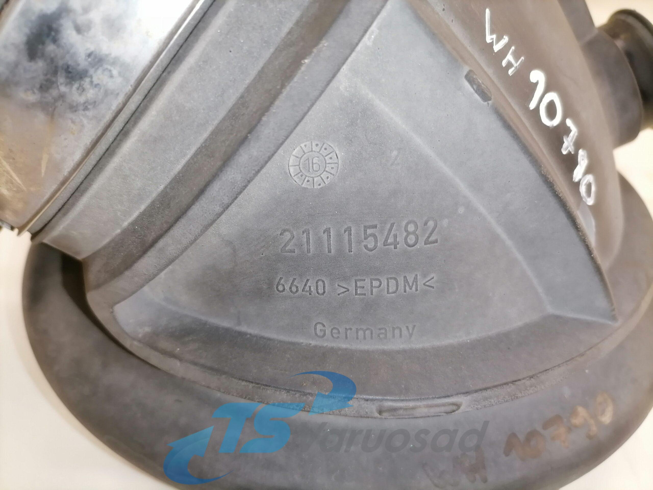 Volvo Air intake 21115482 - Air intake system for Truck: picture 3 Volvo Air intake 21115482 - Air intake system for Truck: picture 3