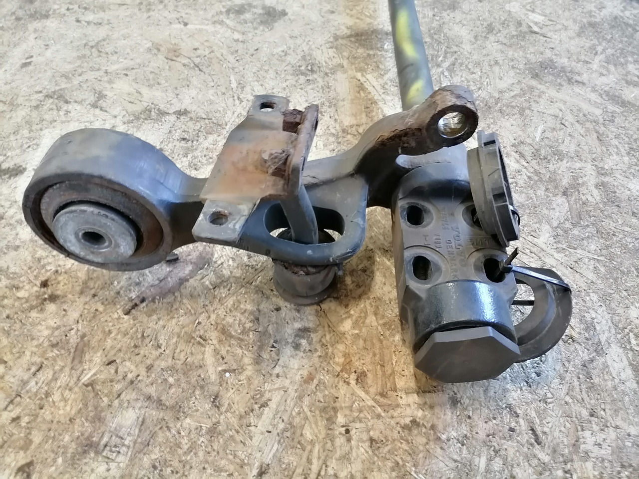 Volvo Anti-roll bar 3198853 - Cab suspension for Truck: picture 3 Volvo Anti-roll bar 3198853 - Cab suspension for Truck: picture 3