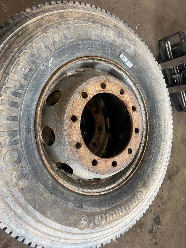 Volvo Continental HDR2 295/80R22.5 29580R225 - Wheels and tires for Truck: picture 3 Volvo Continental HDR2 295/80R22.5 29580R225 - Wheels and tires for Truck: picture 3