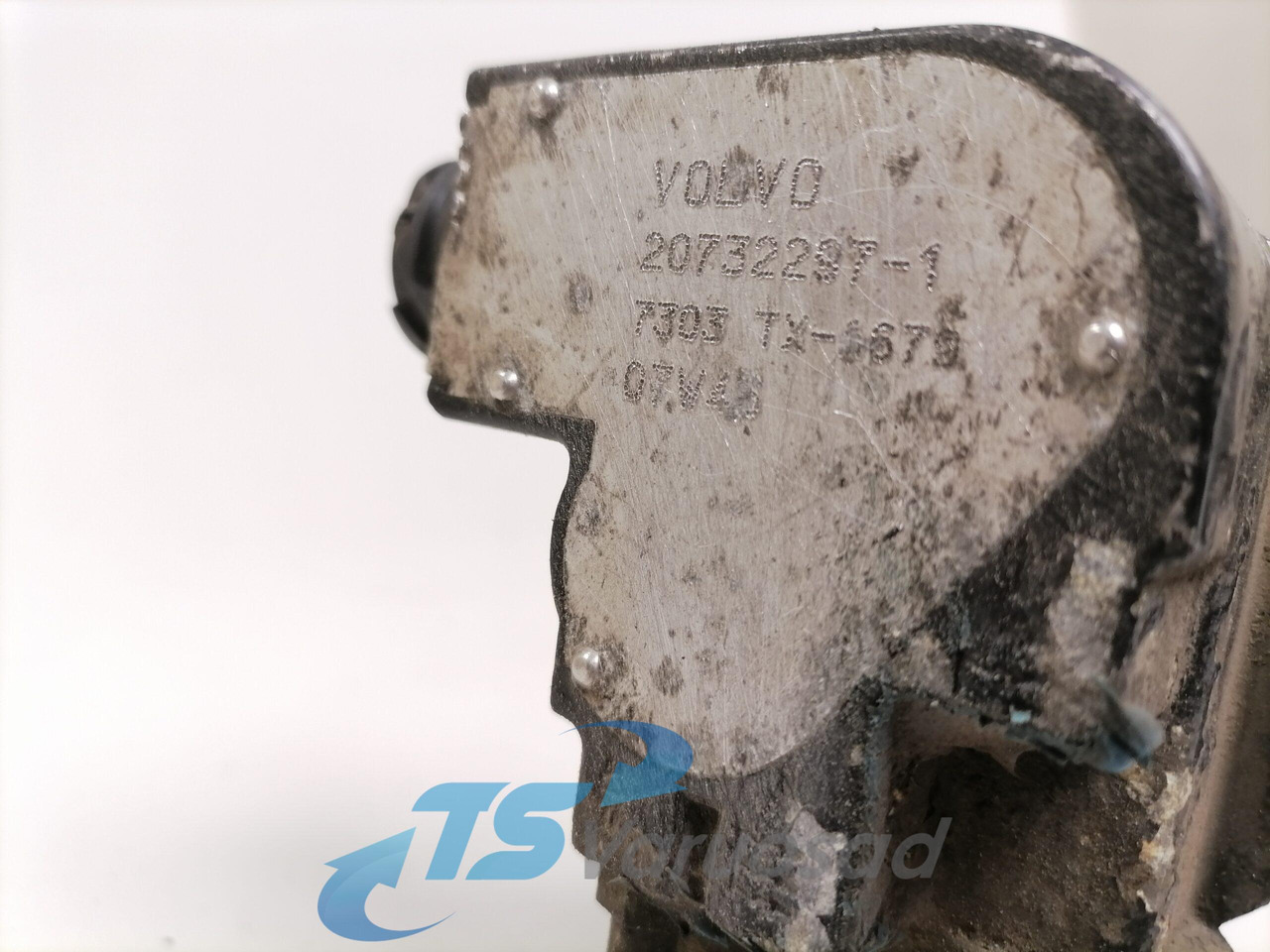 Volvo Fuel pick up 20732297 - Fuel processing/ Fuel delivery for Truck: picture 2 Volvo Fuel pick up 20732297 - Fuel processing/ Fuel delivery for Truck: picture 2