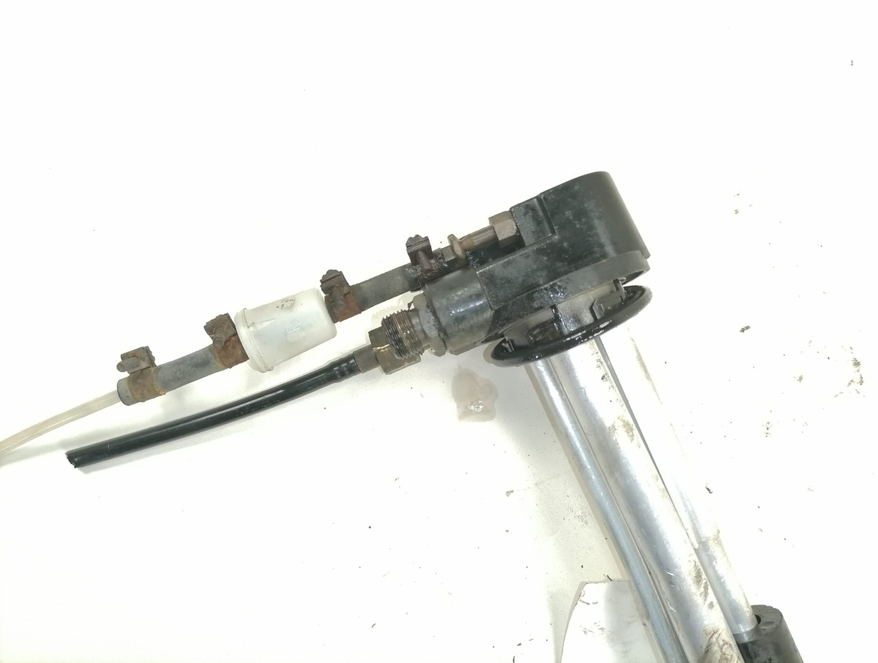 Volvo Fuel pick up 21100904 - Fuel processing/ Fuel delivery for Truck: picture 3 Volvo Fuel pick up 21100904 - Fuel processing/ Fuel delivery for Truck: picture 3