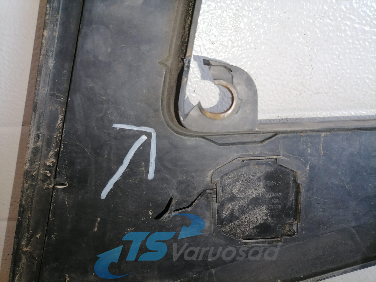 Volvo Grille panel 82491908 - Grill for Truck: picture 3 Volvo Grille panel 82491908 - Grill for Truck: picture 3