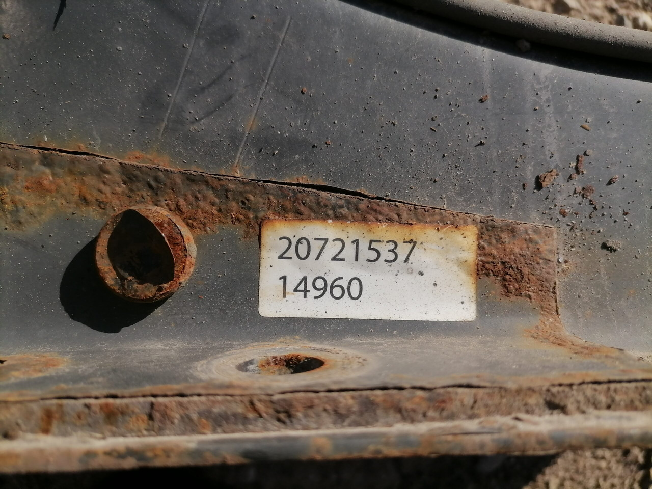 Volvo Kütusepaagi kandur, Volvo 20721537 - Fuel tank for Truck: picture 2 Volvo Kütusepaagi kandur, Volvo 20721537 - Fuel tank for Truck: picture 2