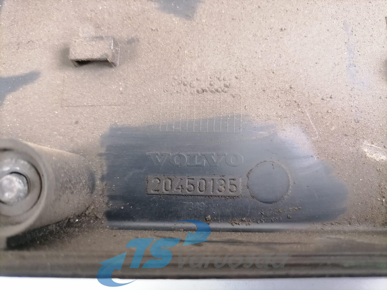 Volvo Mootoripealne plastik 20450135 - Cylinder head for Truck: picture 5 Volvo Mootoripealne plastik 20450135 - Cylinder head for Truck: picture 5