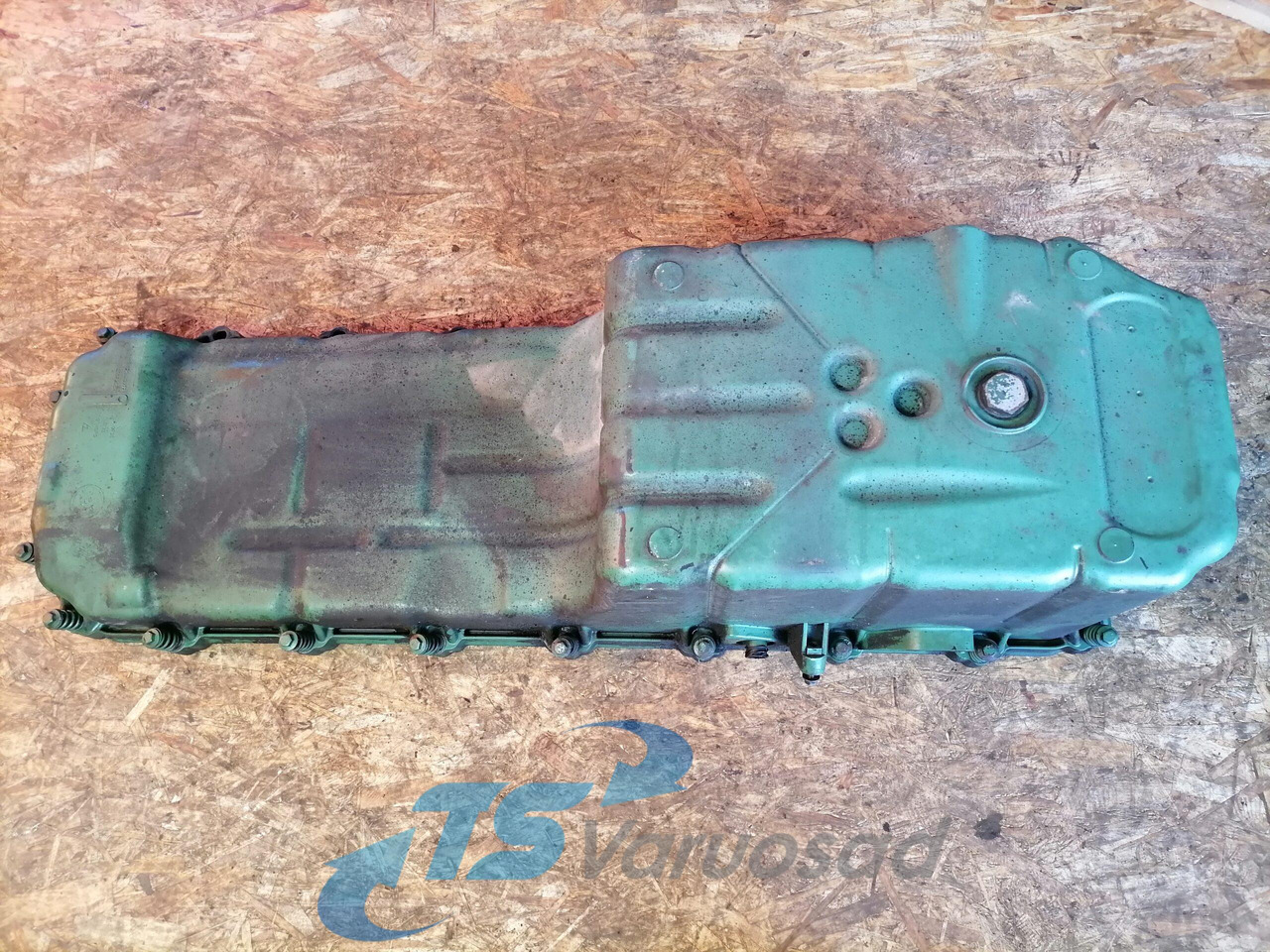 Volvo Oil sump 20493972 - Oil pan for Truck: picture 2 Volvo Oil sump 20493972 - Oil pan for Truck: picture 2