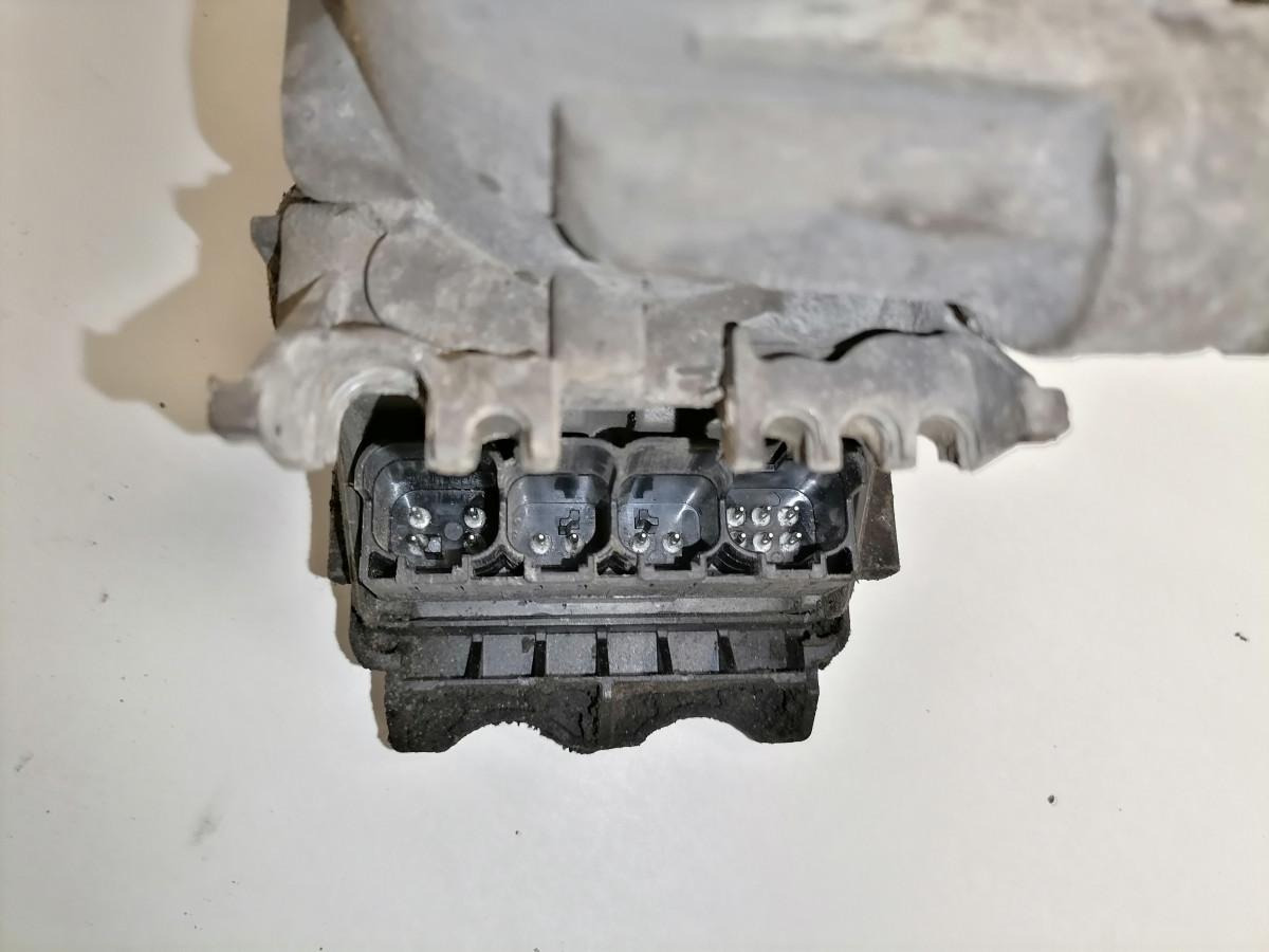 Volvo Rear axel brake pressure control valve 21114975 - Brake valve for Truck: picture 4 Volvo Rear axel brake pressure control valve 21114975 - Brake valve for Truck: picture 4
