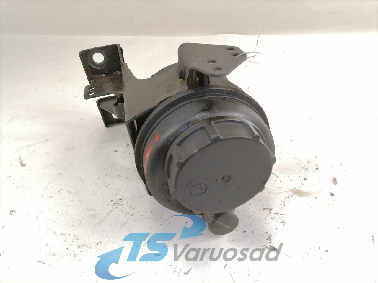 Volvo Steering oil tank+ bracket 1592945 - Steering hose for Truck: picture 3 Volvo Steering oil tank+ bracket 1592945 - Steering hose for Truck: picture 3