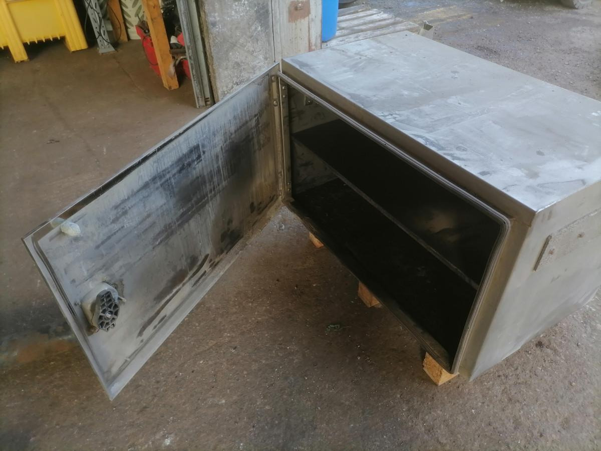 Volvo Tool box - Universal part for Truck: picture 3 Volvo Tool box - Universal part for Truck: picture 3