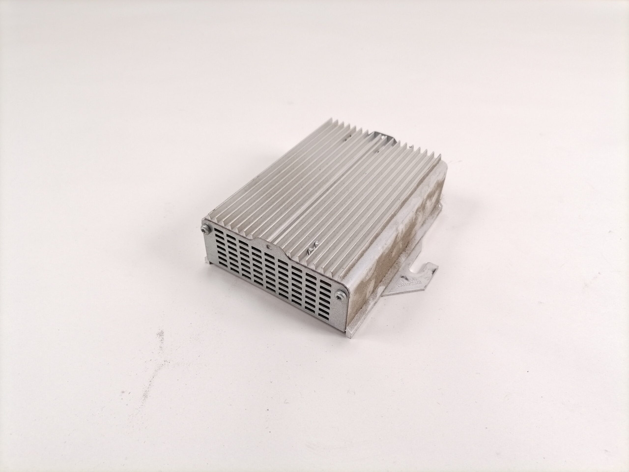 Volvo Voltage converter 20724977 - Electrical system for Truck: picture 5 Volvo Voltage converter 20724977 - Electrical system for Truck: picture 5