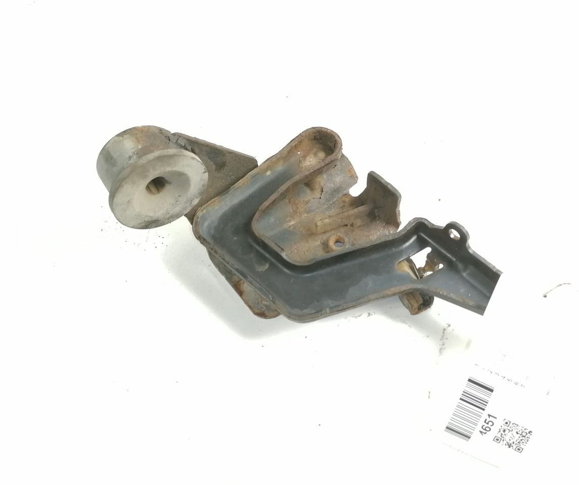 Volvo lower grille carrier hinge 20545095 - Grill for Truck: picture 3 Volvo lower grille carrier hinge 20545095 - Grill for Truck: picture 3