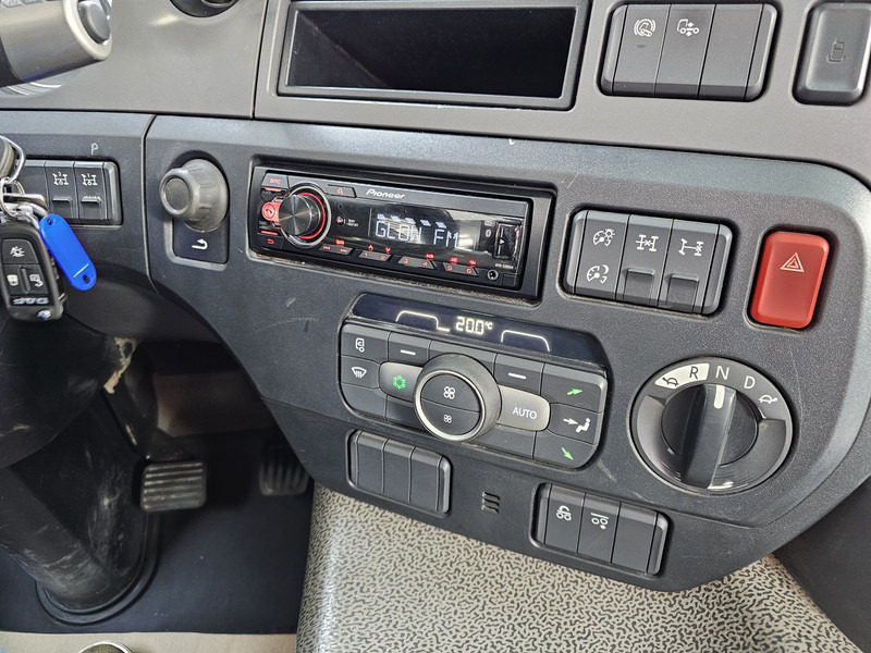 Crane truck DAF CF 530 8x4-4 / FASSI 27.5 t/m CRANE + TIPPER: picture 18 Crane truck DAF CF 530 8x4-4 / FASSI 27.5 t/m CRANE + TIPPER: picture 18