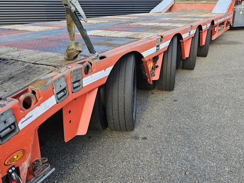Faymonville F-S44-/ 4 x STEERING / HYDRAULIC RAMPS / EXTENDABLE - Low loader semi-trailer: picture 4 Faymonville F-S44-/ 4 x STEERING / HYDRAULIC RAMPS / EXTENDABLE - Low loader semi-trailer: picture 4