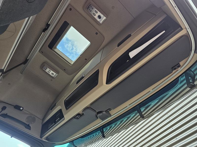 Tractor unit Mercedes-Benz ACTROS 2548 6X2/4 / PTO / GIGASPACE: picture 18 Tractor unit Mercedes-Benz ACTROS 2548 6X2/4 / PTO / GIGASPACE: picture 18