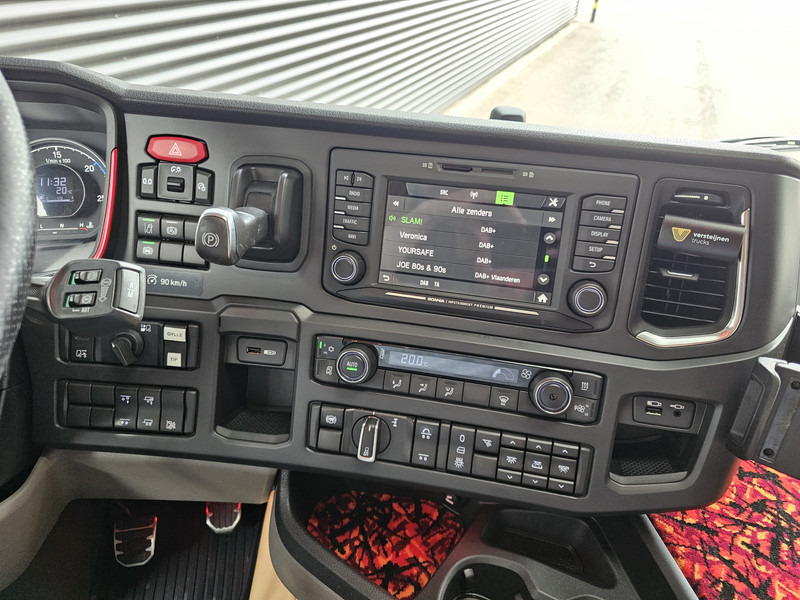 Tractor unit Scania R580 V8 XT / 6x2 BOOGIE / RETARDER / HYDRAULIC / 80T: picture 15 Tractor unit Scania R580 V8 XT / 6x2 BOOGIE / RETARDER / HYDRAULIC / 80T: picture 15