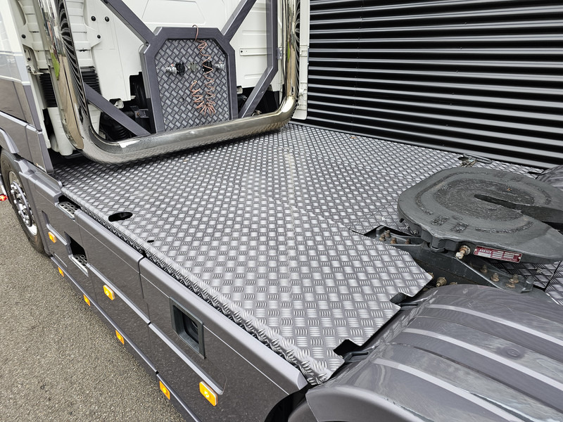 Tractor unit Volvo FH400 / SHOWTRUCK / SPECIAL / EXHAUST VALVE / 4X2: picture 10