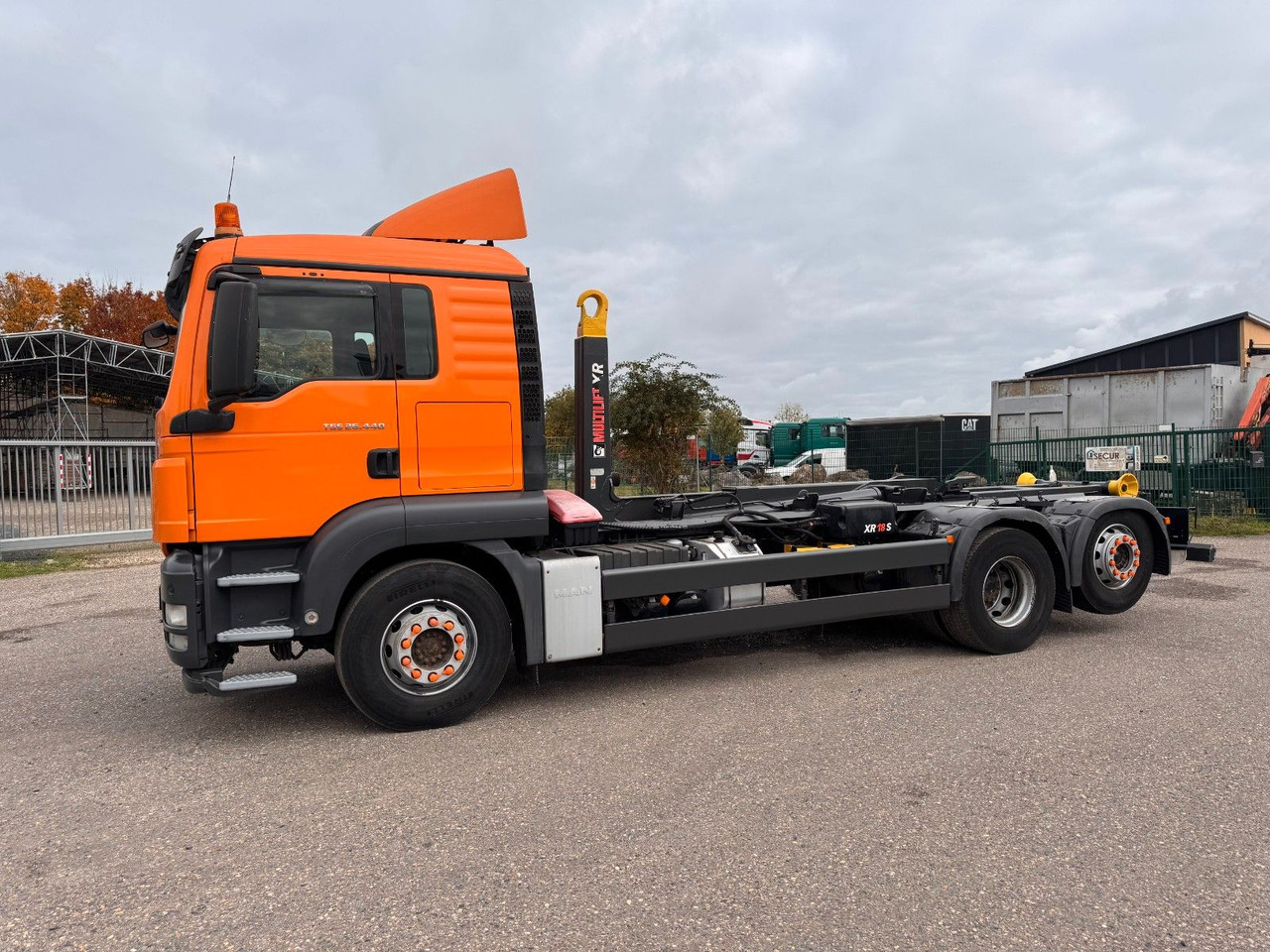 MAN 26.40 6X2 Multilift Abroller - Hook lift truck: picture 1 MAN 26.40 6X2 Multilift Abroller - Hook lift truck: picture 1