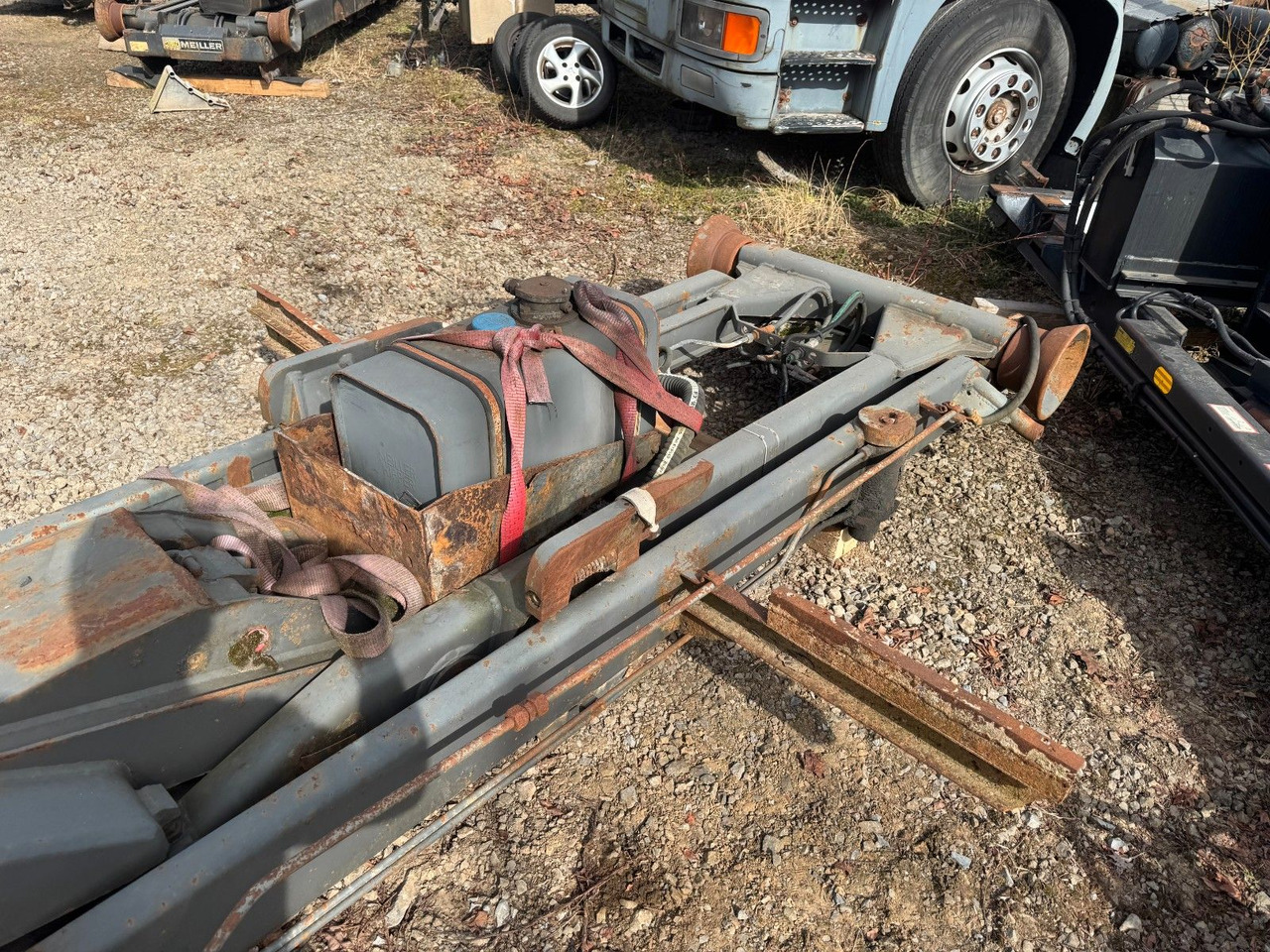 Meiller Abrollaufbau für 6X4 mit 3,90 Radstand - Hook lift truck: picture 5 Meiller Abrollaufbau für 6X4 mit 3,90 Radstand - Hook lift truck: picture 5